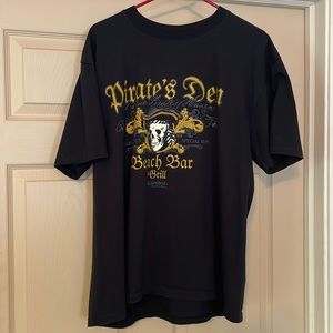 Carnival Pirate’s Den Beach Bar & Grill Shirt - Mens size XL - EUC